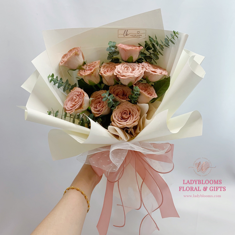 Fresh Cappuccino Rose Bouquet - 11 Stalks