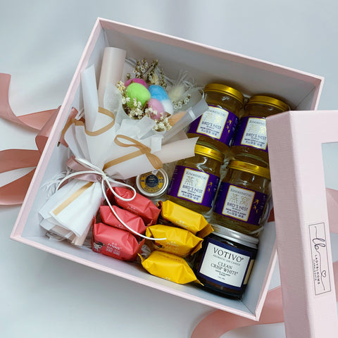 Gift Box with 100% Soy Wax Candle - For Mummy to be